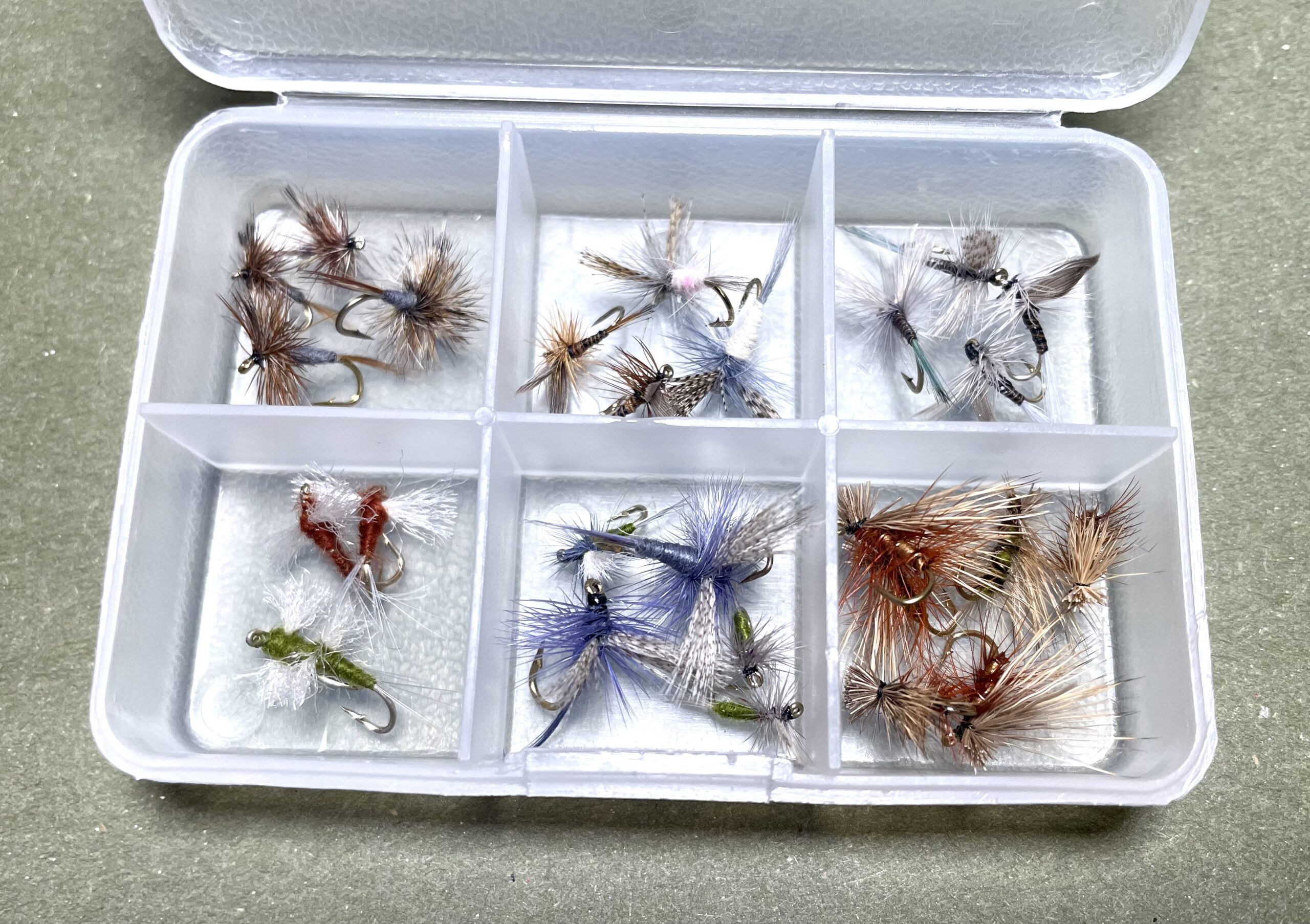40Pieces/Box Outdoor Dry/Wet Fly Nymph Fly Lure Assotment with Fly Box for  Trout Fly Fishing Flies